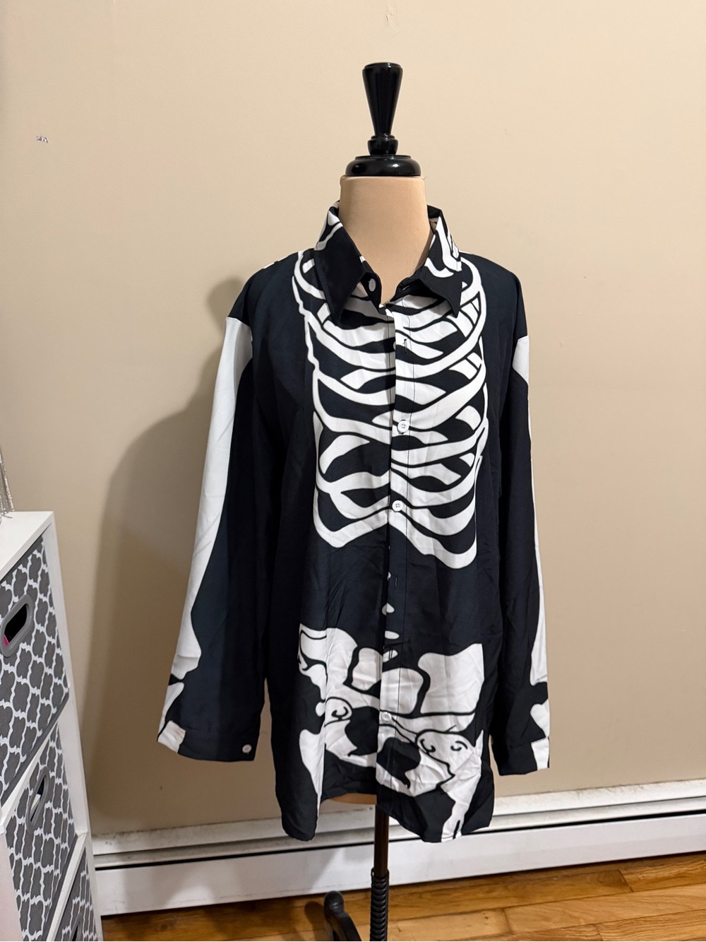 Skeleton button down blouse - new no tags.